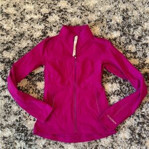 Lululemon Fast and Free Windbreaker in a shade like Ripened Raspberry size 4